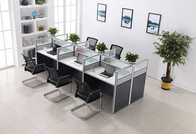 辦公桌與辦公設(shè)備 提升效率與舒適度的黃金組合